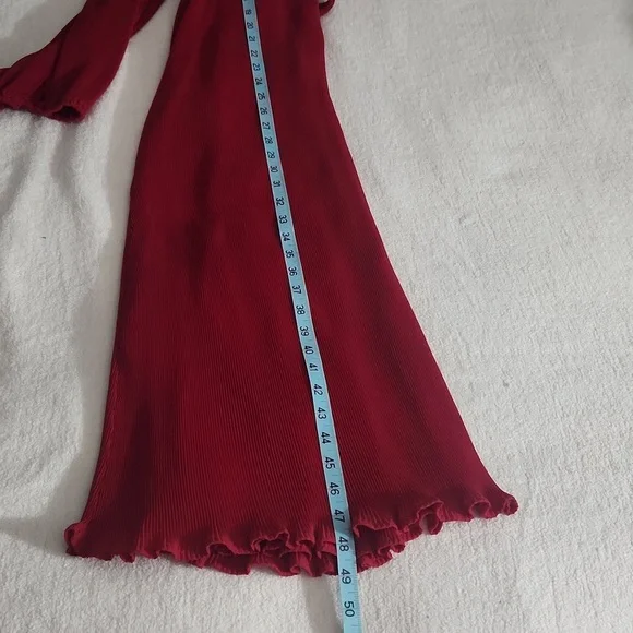 VICI WOMEN'S DREES SIZE SMALL.  COLOR RED - VINE. - Picture 9 of 9